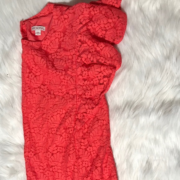 Coral Lace Blouse - Picture 3 of 3